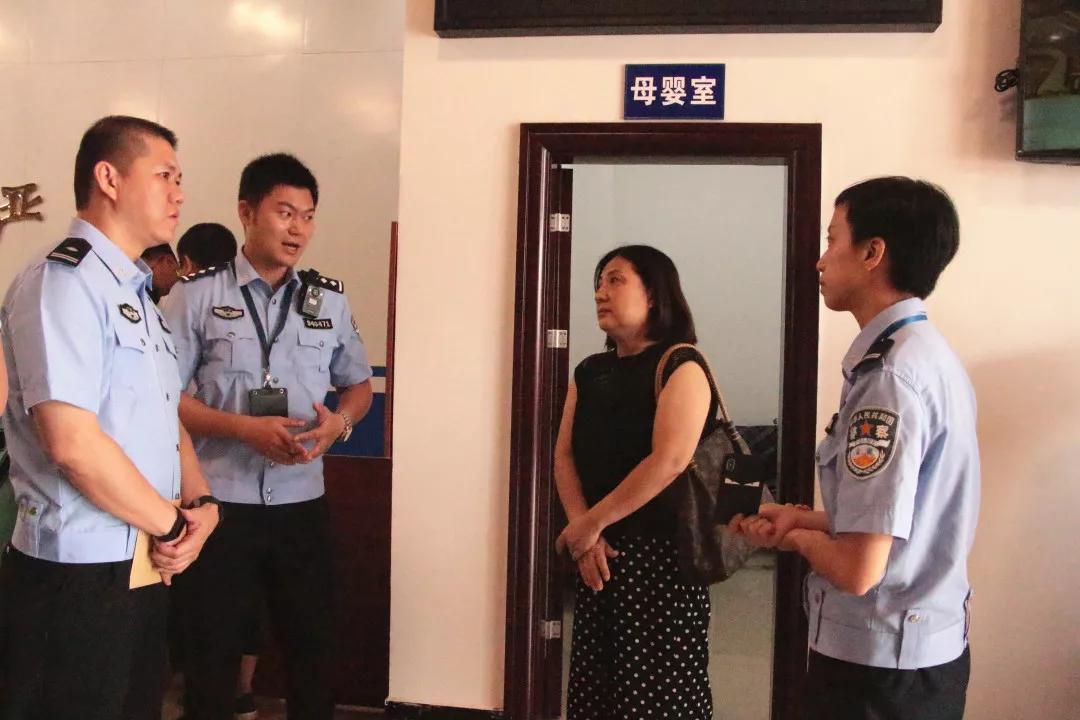 兼顧工作和家庭 選建“女職工關(guān)愛(ài)室”——梧州市總工會(huì)走訪基層工會(huì)推進(jìn)女職工關(guān)愛(ài)室建設(shè)工作