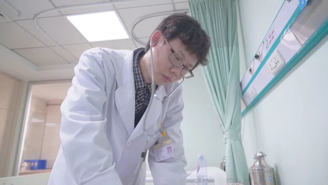 盡職盡責(zé)好醫(yī)生，他是心血管病患者的“生命守護(hù)神”