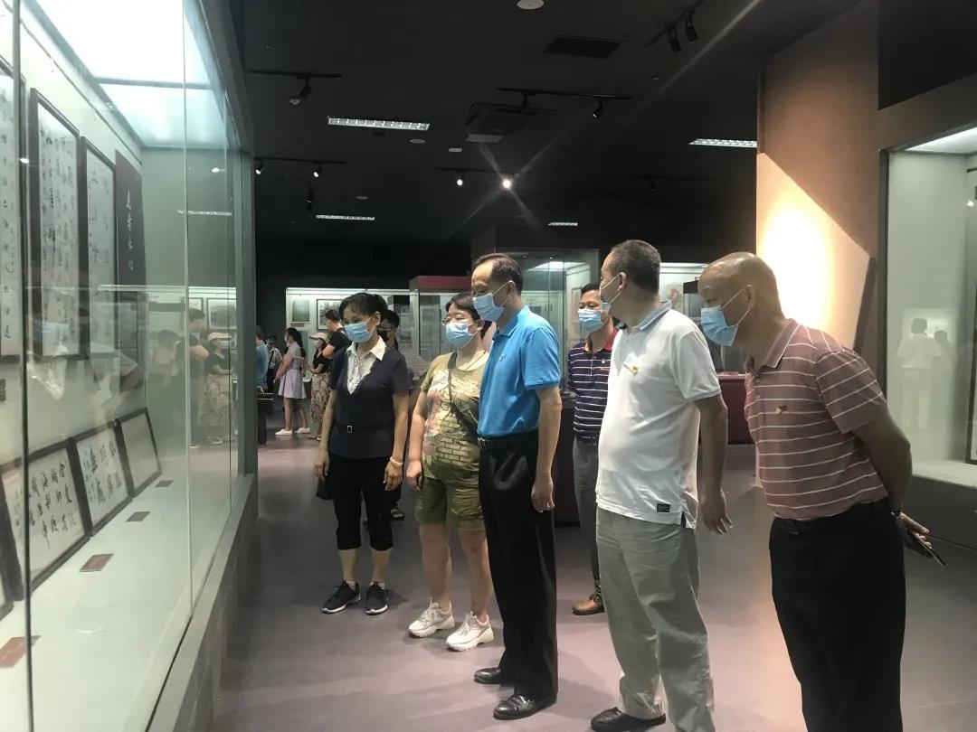 梧州市總工會組織黨員干部參觀“八桂清風”——廣西廉政文化展