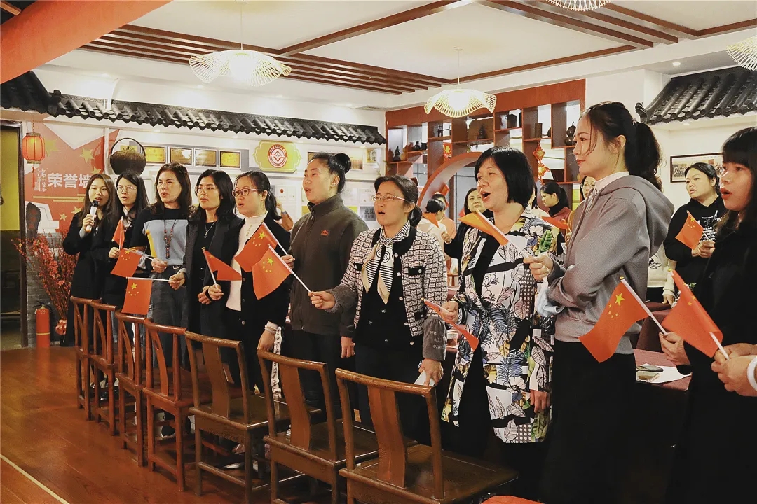 歡慶“三八”節(jié)：三月春光美，我們這樣過