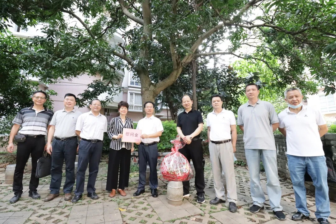 暖心！自治區(qū)總工會(huì)調(diào)研走訪慰問組到我市開展調(diào)研走訪慰問活動(dòng)