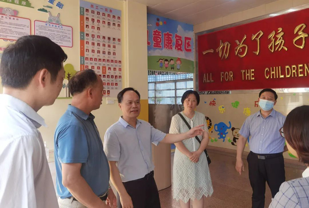 梧州市總工會(huì)開展關(guān)愛孤殘兒童慰問活動(dòng)