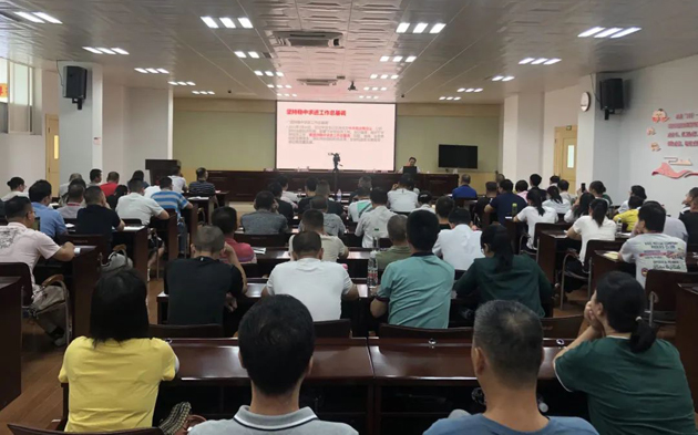 “勞模工匠進(jìn)學(xué)校、思政教師進(jìn)企業(yè)”活動(dòng)丨“思政課”從三尺講堂搬到企業(yè)一線