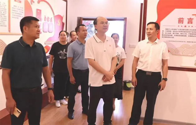 莫江珊率調(diào)研組到藤縣和蒙山調(diào)研工會(huì)工作