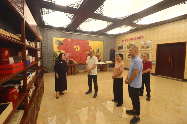 市總工會(huì)調(diào)研組到龍圩區(qū)開(kāi)展工會(huì)工作調(diào)研