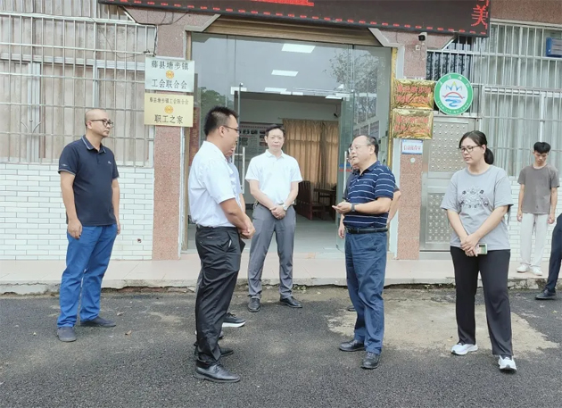 市總工會(huì)調(diào)研組到縣（市、區(qū)） 開展基層工會(huì)組織建設(shè)工作調(diào)研