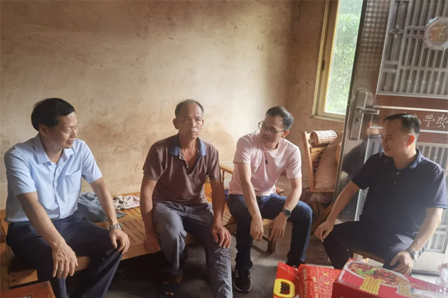 市總工會(huì)開展入戶走訪，助力鄉(xiāng)村振興工作