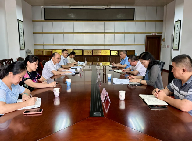 深挖館藏資源 共繪工運發(fā)展藍(lán)圖 | 市總工會與市檔案館交流會商