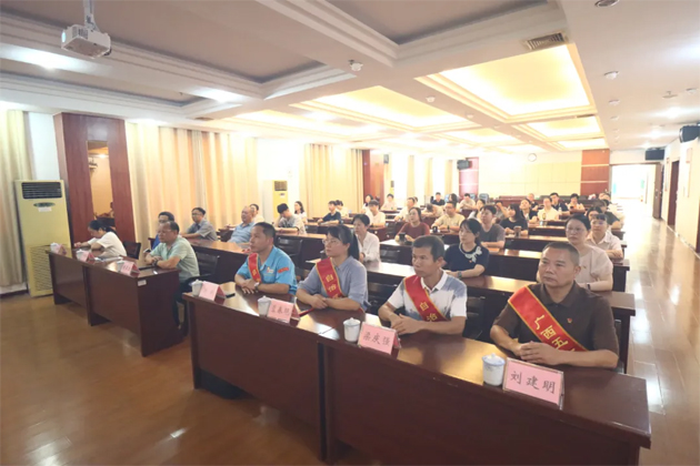 熱血沸騰！梧州市總工會組織集中收看紀(jì)念中國人民抗日戰(zhàn)爭暨世界反法西斯戰(zhàn)爭勝利80周年大會