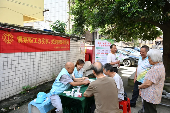 佛子公司工會(huì)開(kāi)展“情系職工辦實(shí)事”志愿者服務(wù)活動(dòng)