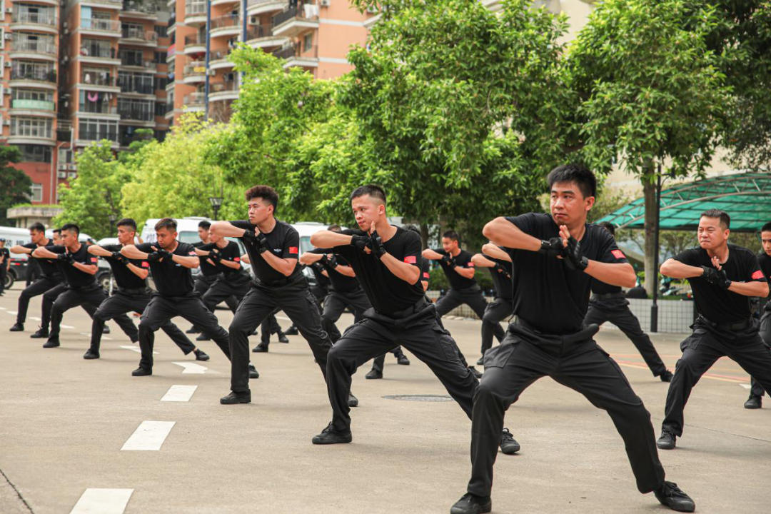 梧州鑫達(dá)公司開展“準(zhǔn)軍事化比武才藝”表演活動