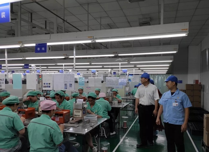 龍圩區(qū)總工會深入企業(yè)開展走訪調研