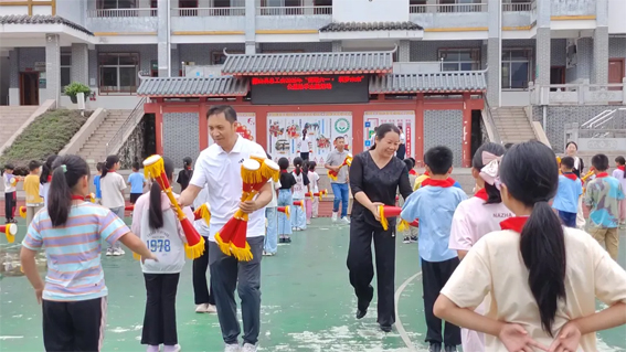 蒙山縣總工會(huì)開(kāi)展“情暖六一·筑夢(mèng)未來(lái)”公益助學(xué)主題活動(dòng)